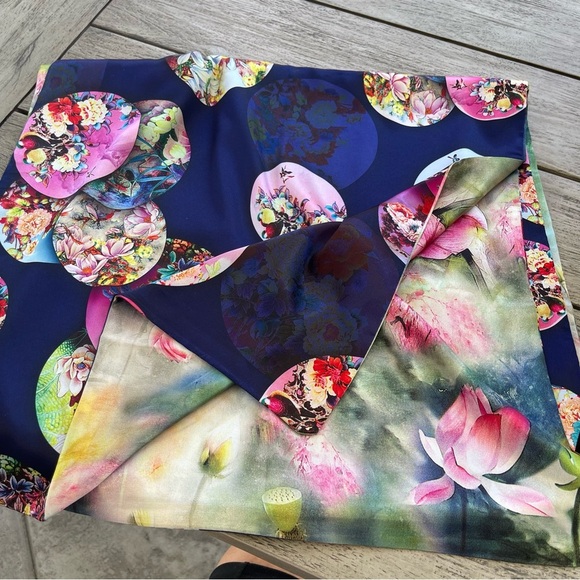 Japanese Pure Silk Reversible Patterned Scarf Wrap - Picture 1 of 7